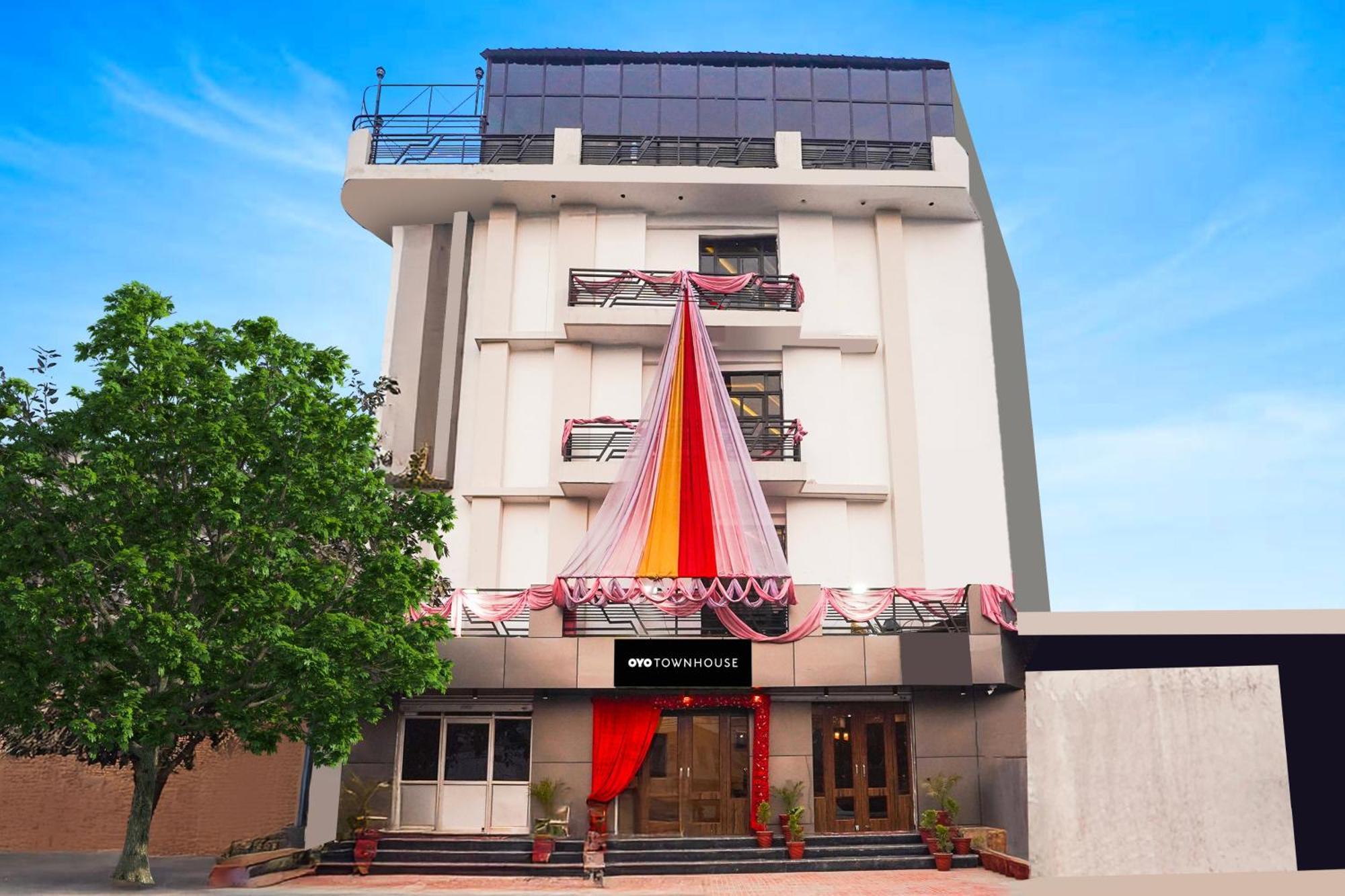 Super Townhouse The Royal Casa Otel Ghaziabad Dış mekan fotoğraf