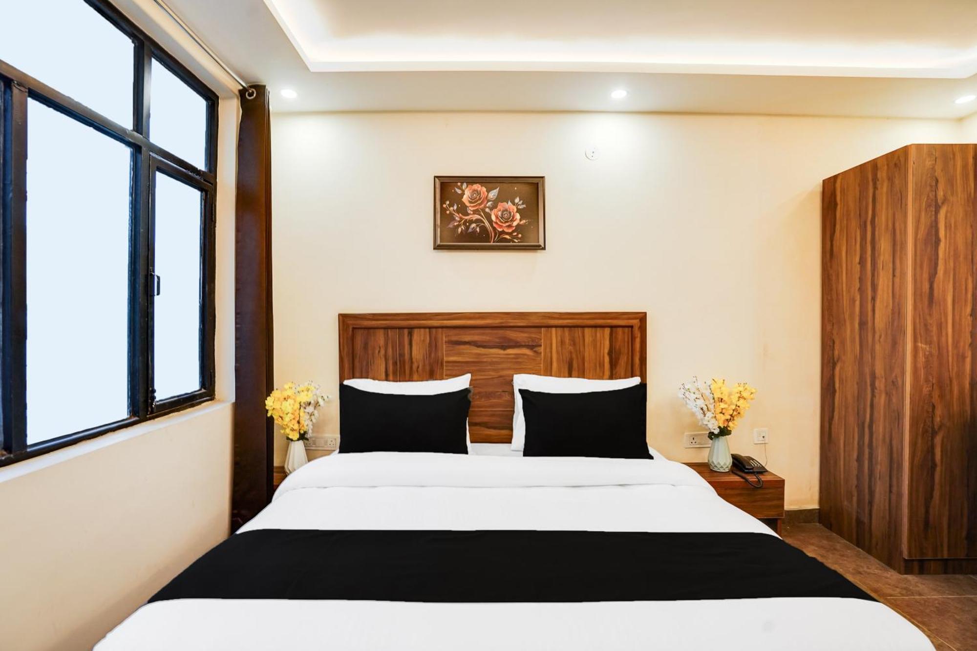 Super Townhouse The Royal Casa Otel Ghaziabad Dış mekan fotoğraf