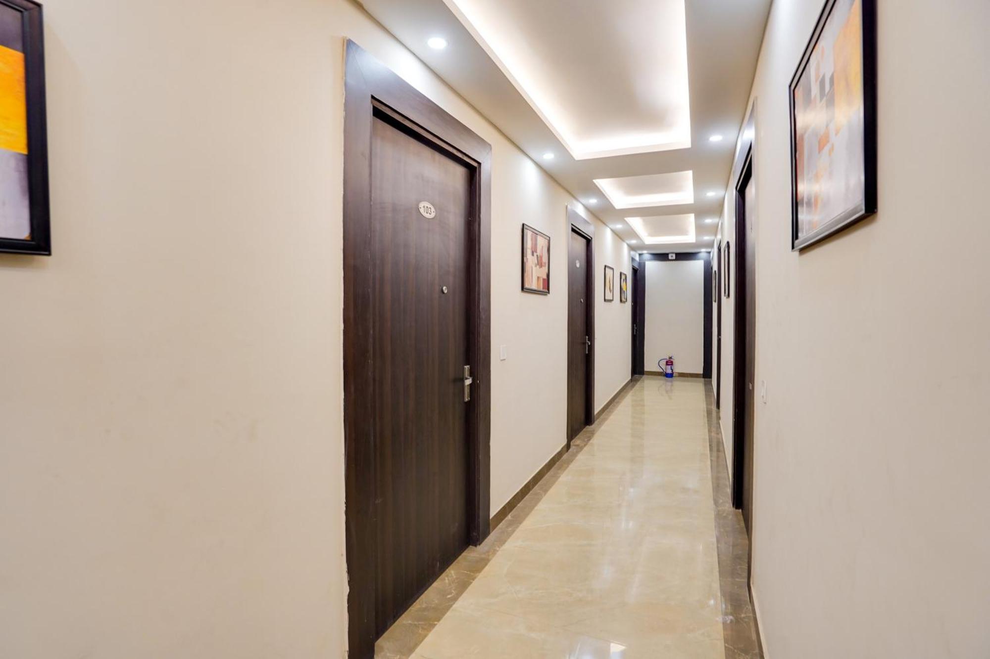 Super Townhouse The Royal Casa Otel Ghaziabad Dış mekan fotoğraf