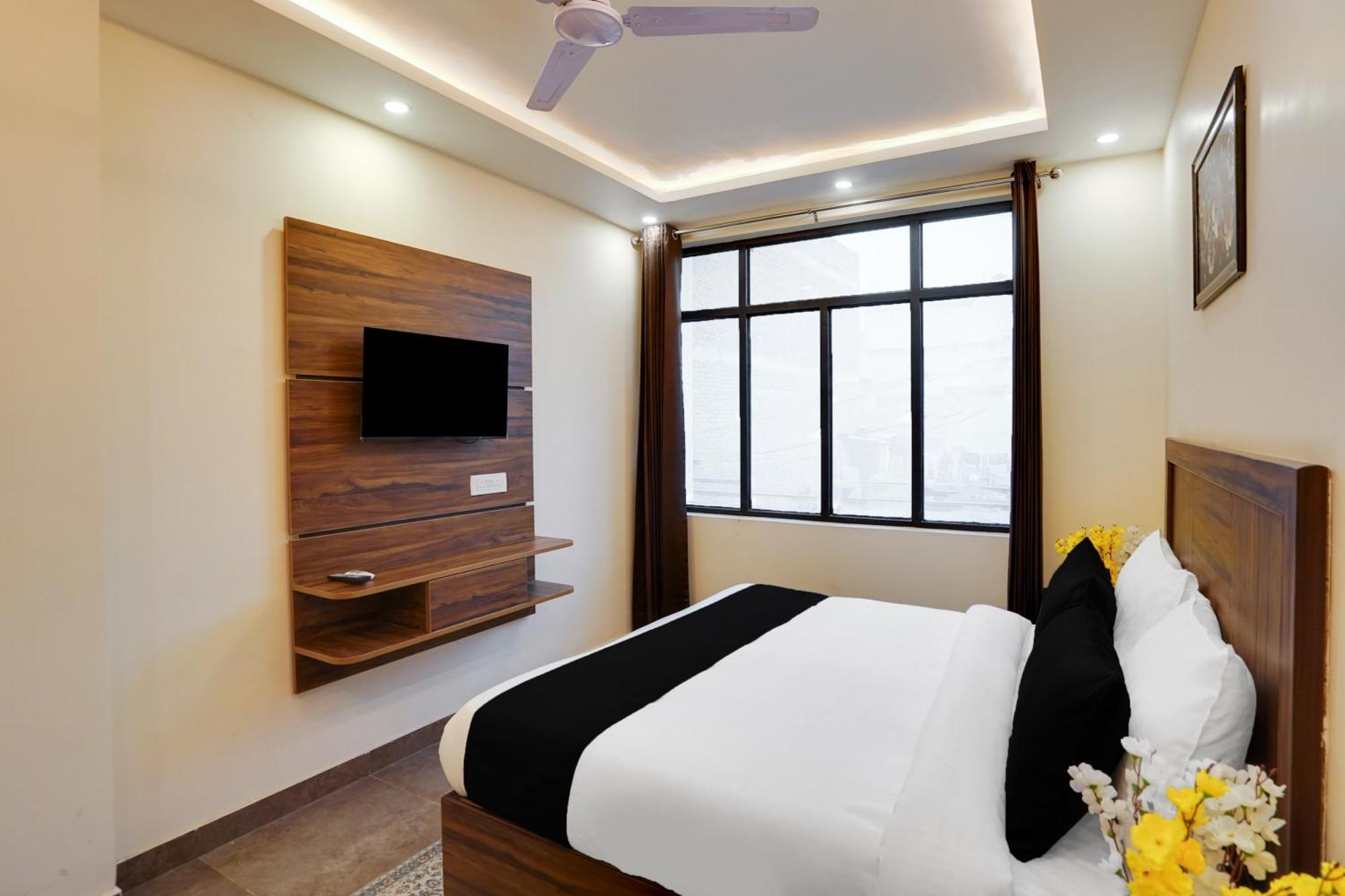 Super Townhouse The Royal Casa Otel Ghaziabad Dış mekan fotoğraf