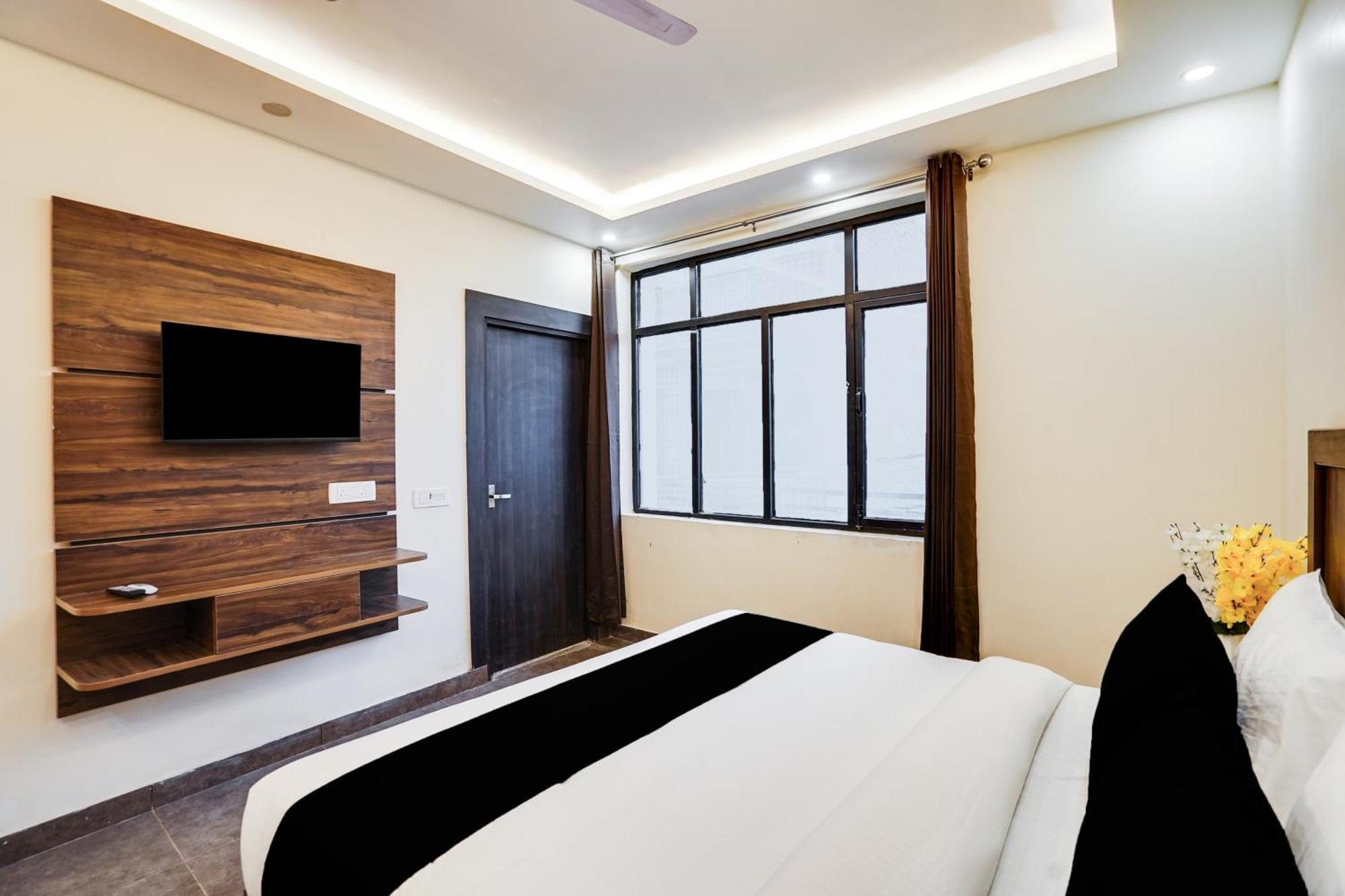 Super Townhouse The Royal Casa Otel Ghaziabad Dış mekan fotoğraf