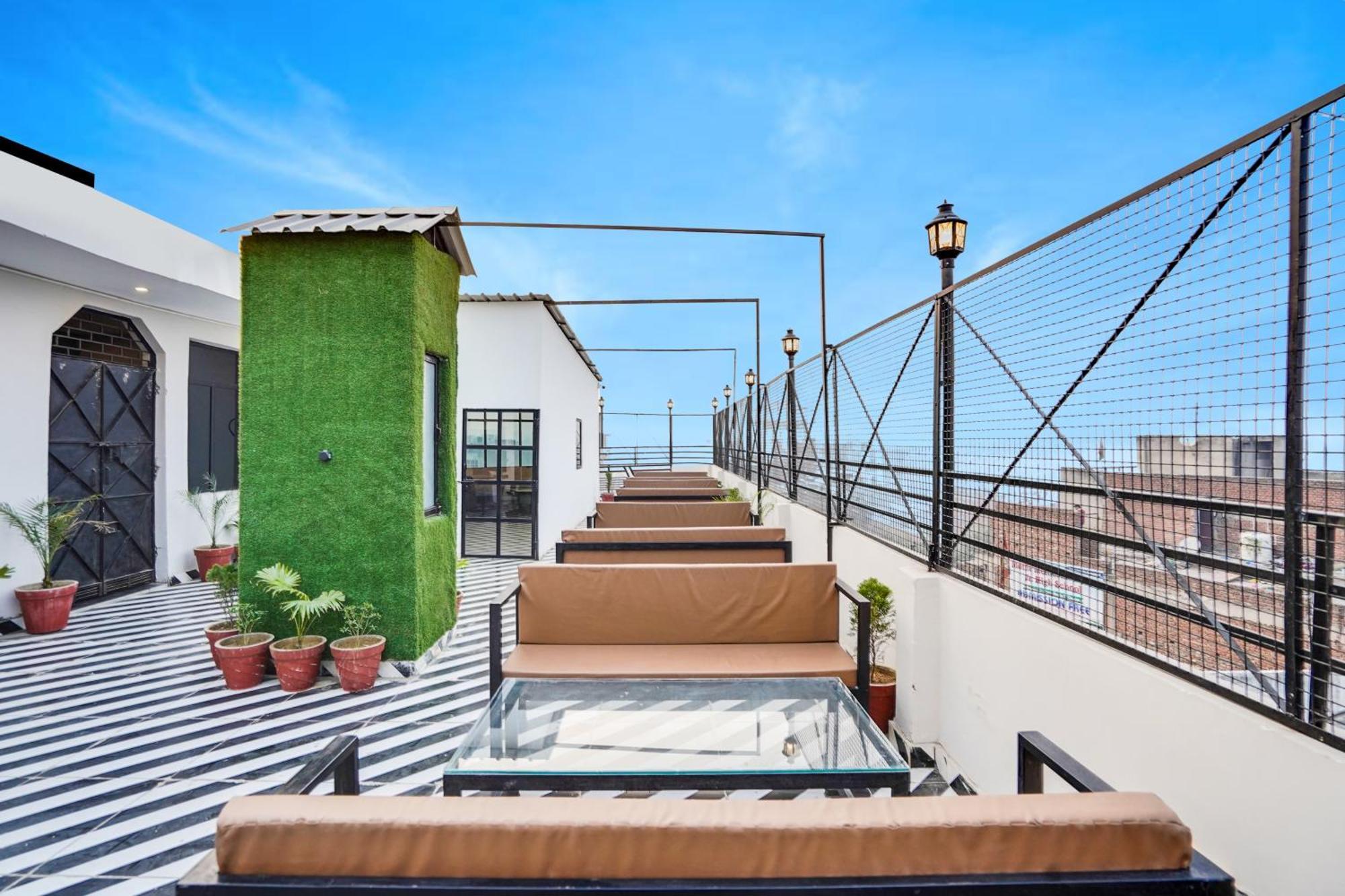 Super Townhouse The Royal Casa Otel Ghaziabad Dış mekan fotoğraf