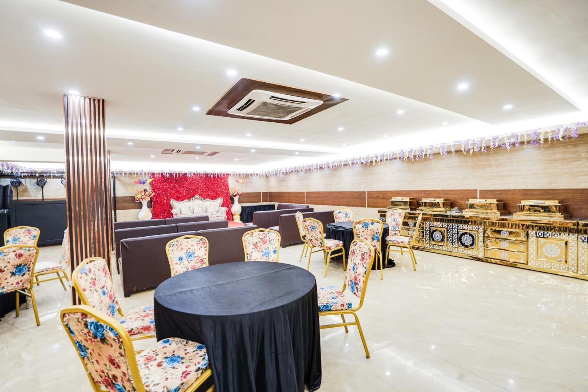 Super Townhouse The Royal Casa Otel Ghaziabad Dış mekan fotoğraf