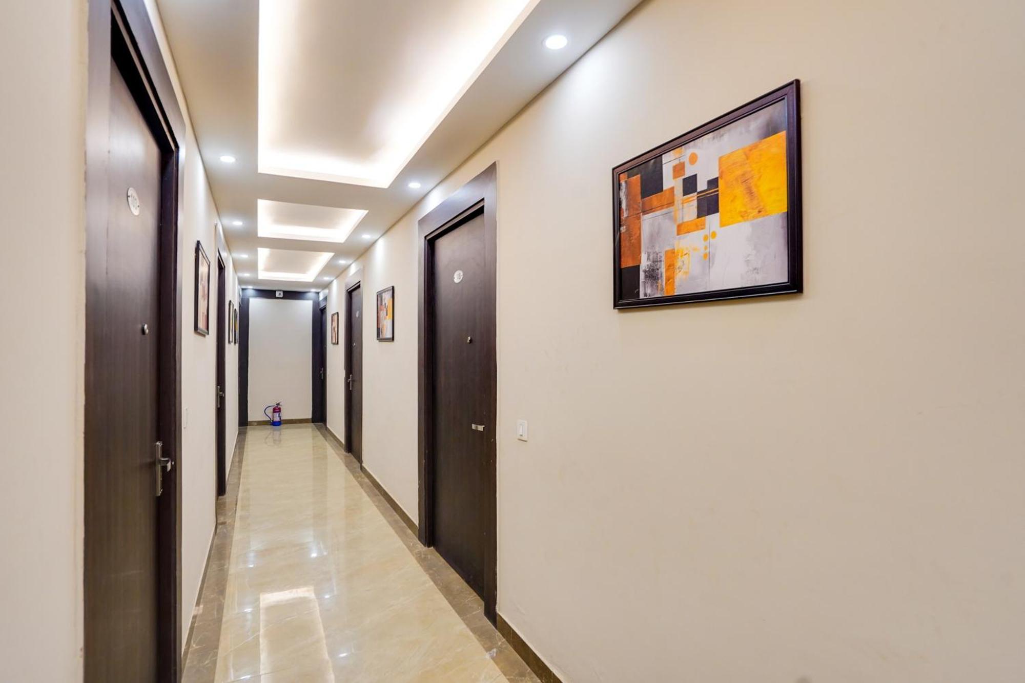 Super Townhouse The Royal Casa Otel Ghaziabad Dış mekan fotoğraf