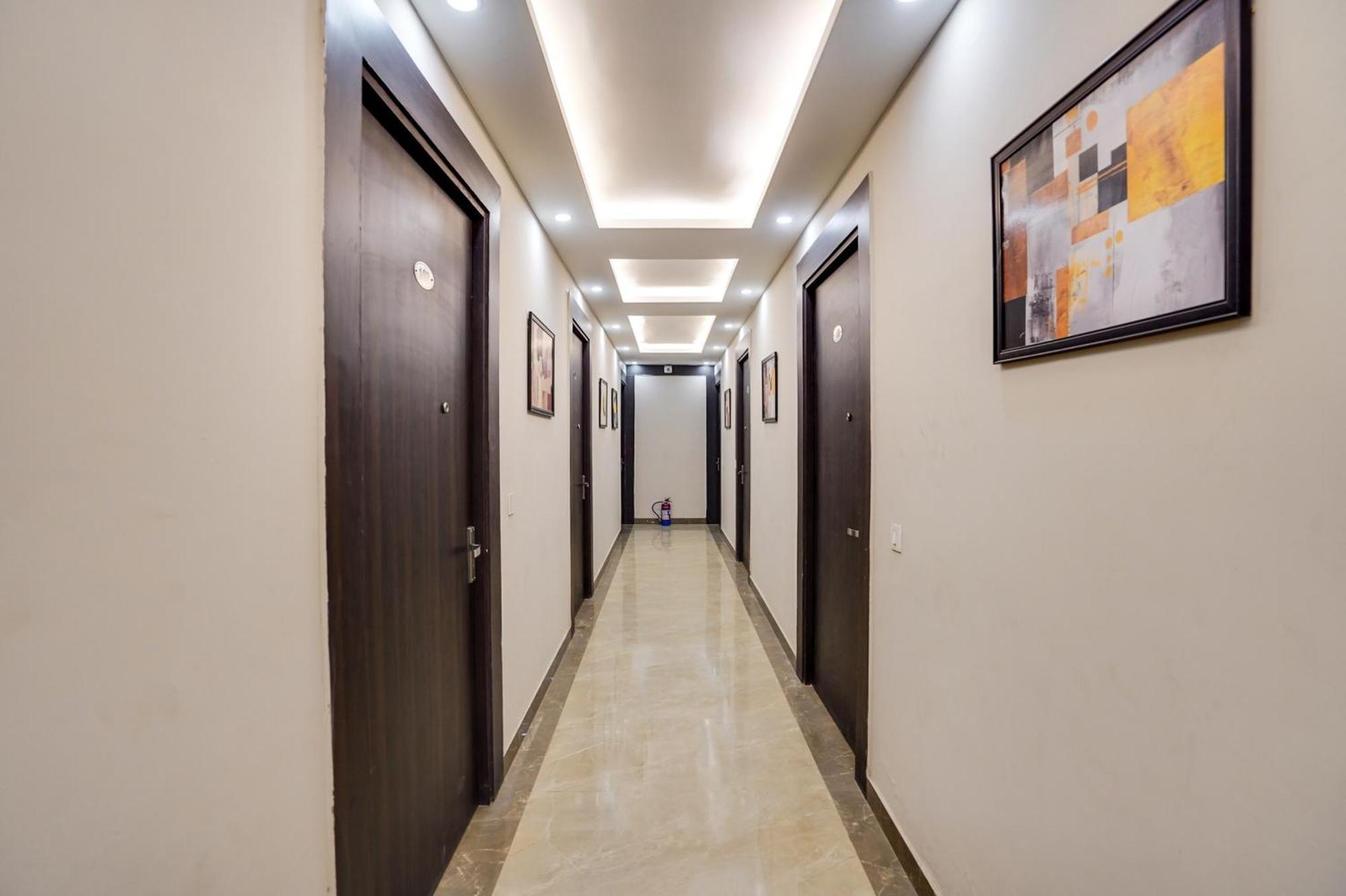 Super Townhouse The Royal Casa Otel Ghaziabad Dış mekan fotoğraf