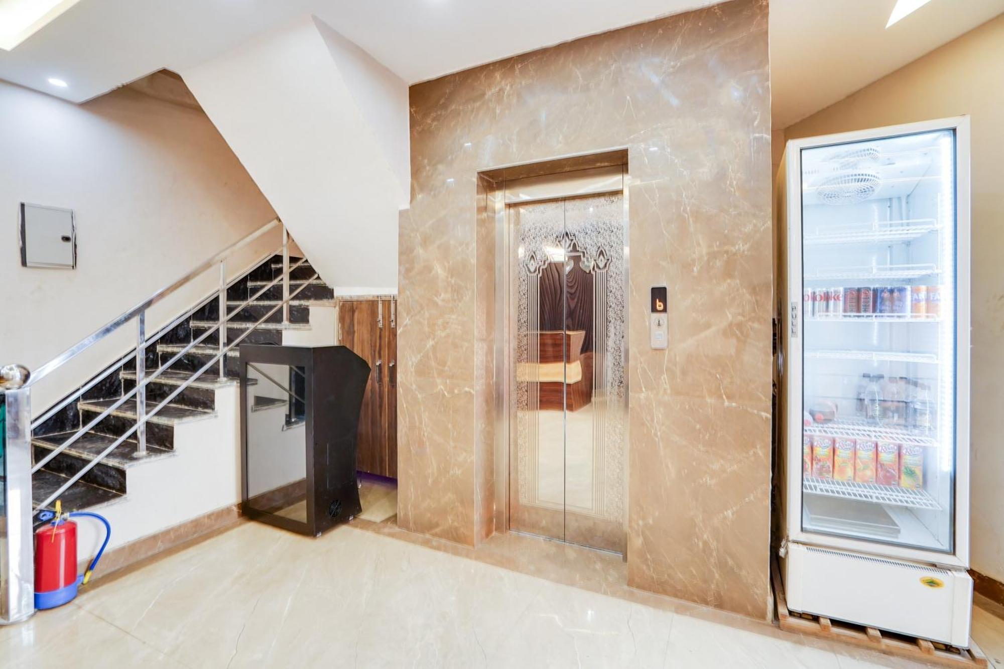 Super Townhouse The Royal Casa Otel Ghaziabad Dış mekan fotoğraf