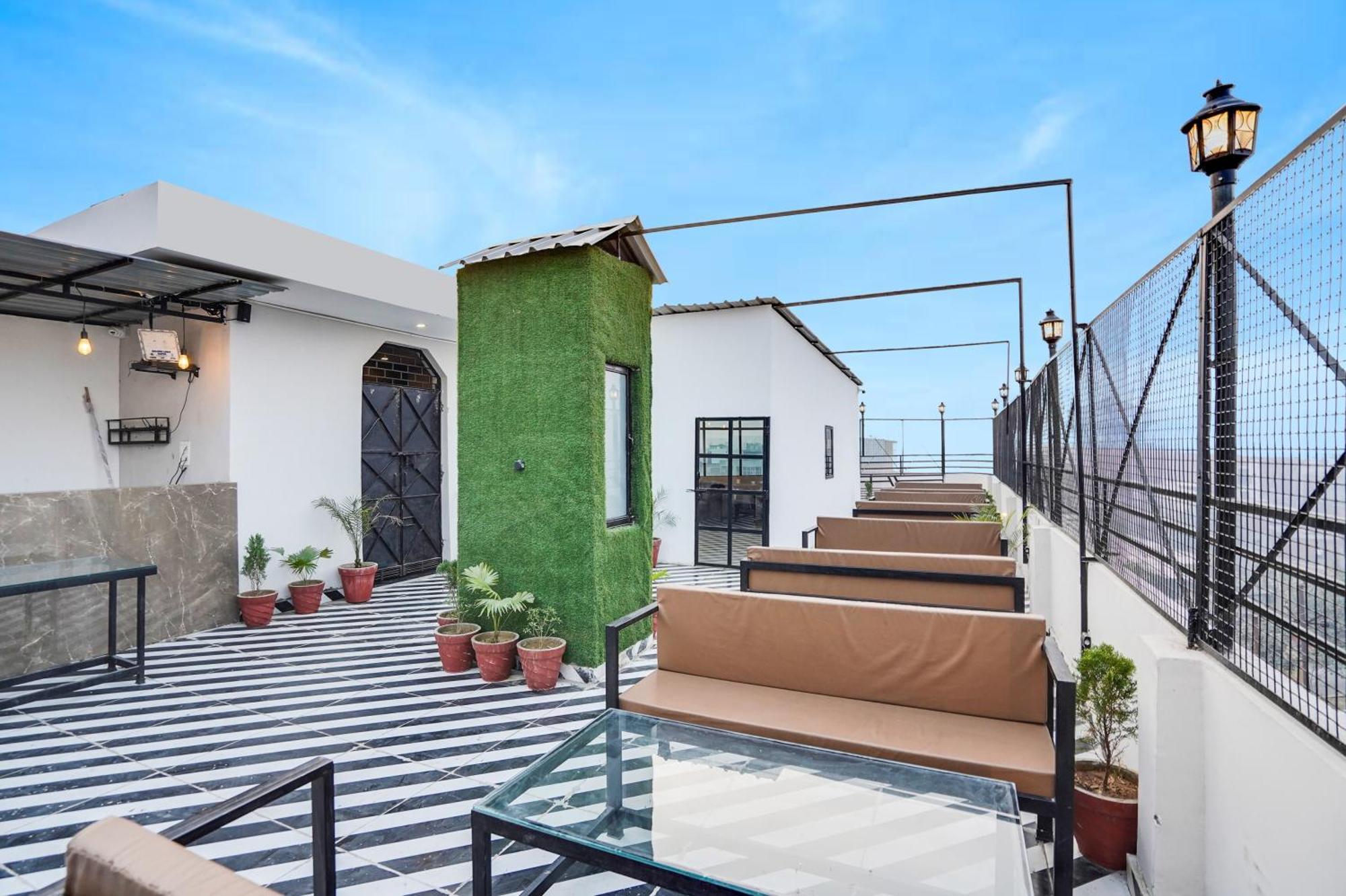Super Townhouse The Royal Casa Otel Ghaziabad Dış mekan fotoğraf