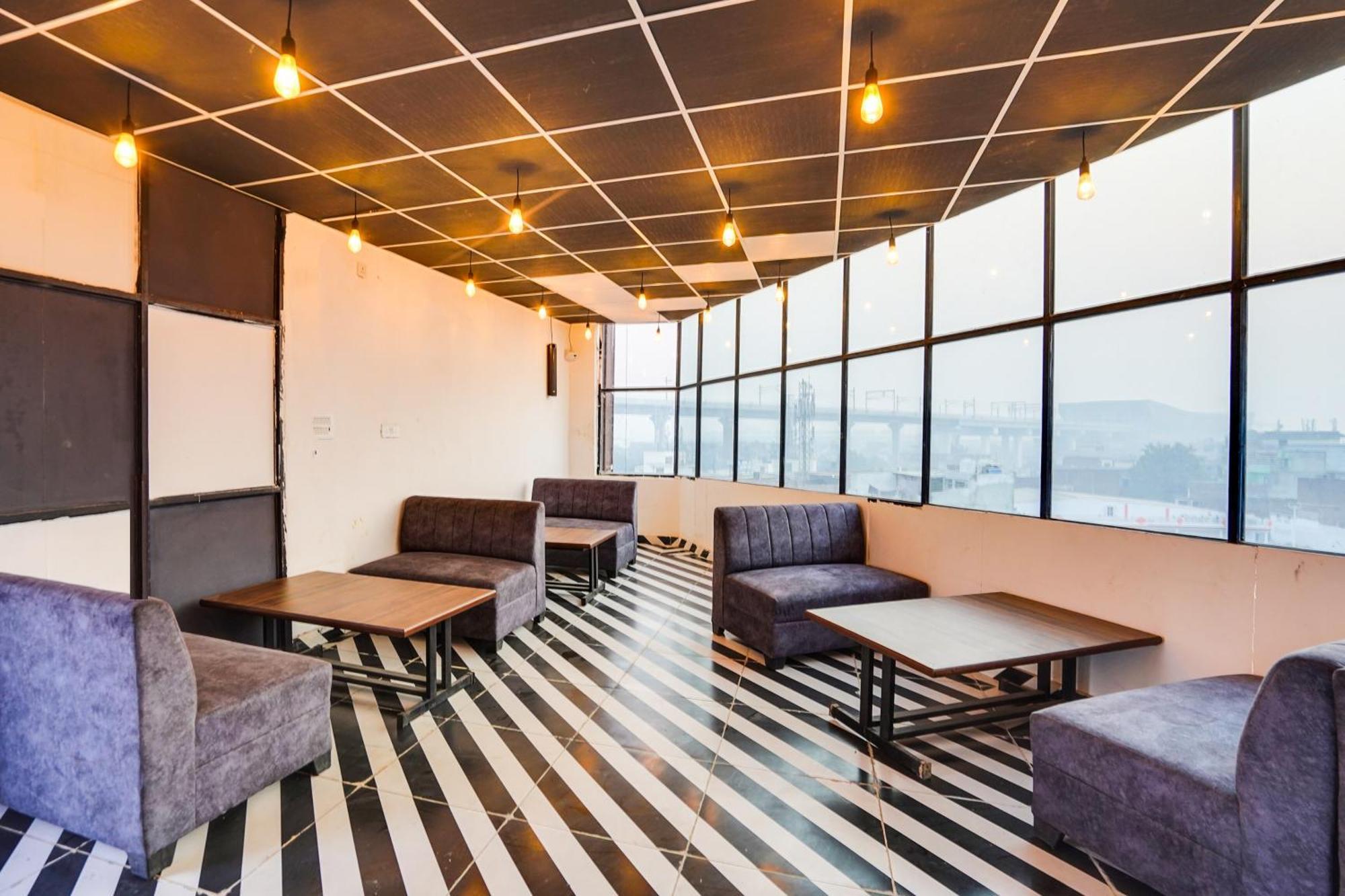 Super Townhouse The Royal Casa Otel Ghaziabad Dış mekan fotoğraf